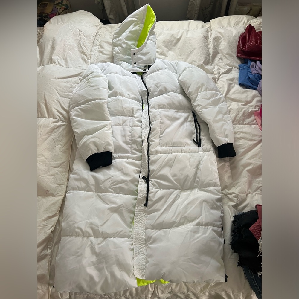 Pretty little thing snow coat. Size 10 women